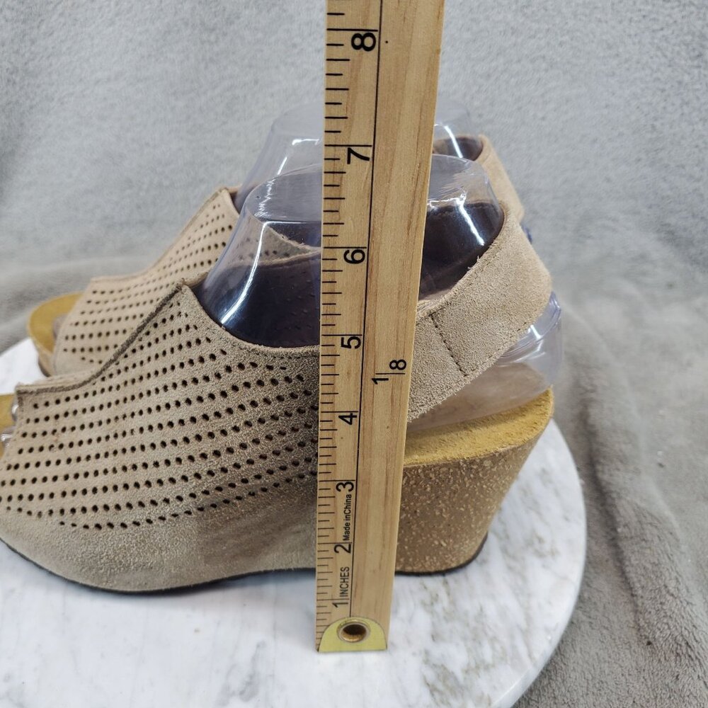 A. Giannetti Shoes Womens Size 7 Tan Suede Wedge Slingback Sandals - Picture 2 of 10